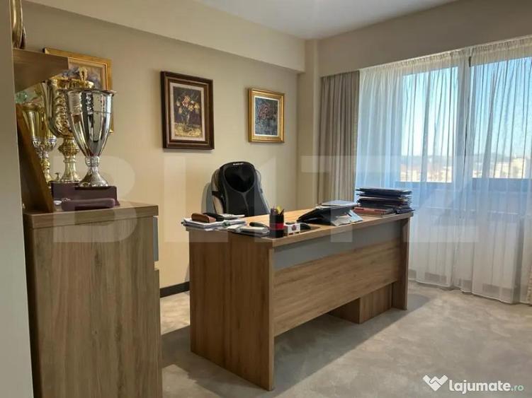 Apartament cu 3 camere semidecomandat în Nufărul