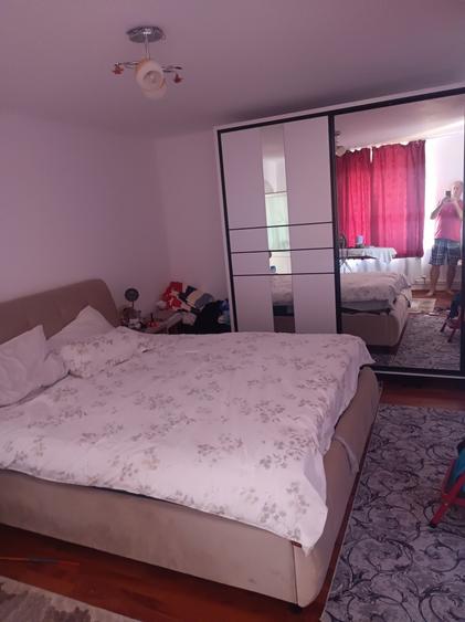 Casă cu 4 camere în Ostroveni