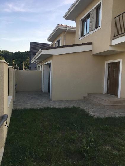 Casă cu 5 camere cu Teren 544 Mp în Dumbrăvița