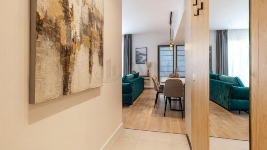Apartament cu 3 camere semidecomandat, mobilat în Bucureștii Noi