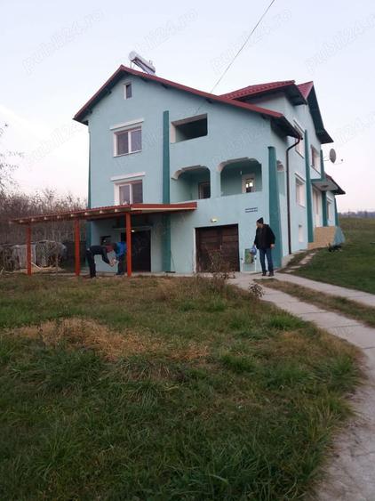 Casă cu 6 camere cu Teren 1500 Mp în Aviației