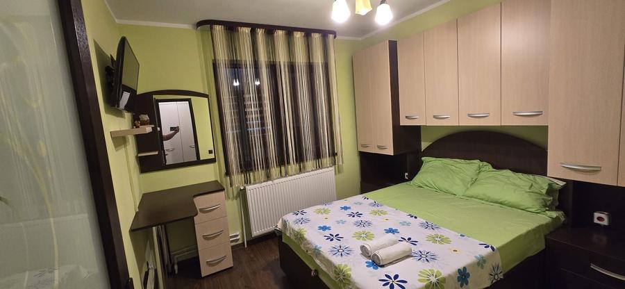Apartament cu 2 camere semidecomandat în Cazasu