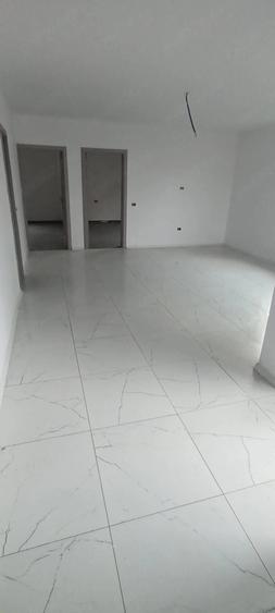 Casă cu 6 camere cu Teren 300 Mp în Valu lui Traian