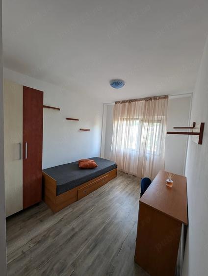 Inchiriez apartament Gara, 4 camere - 9