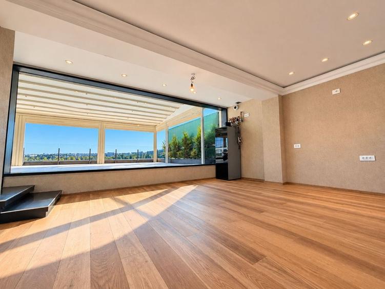 Apartament cu 4 camere decomandat în Barbu Văcărescu