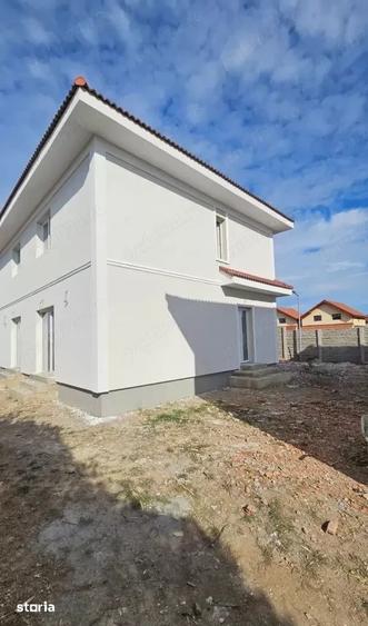 Casă cu 3 camere cu Teren 200 Mp în Sânandrei