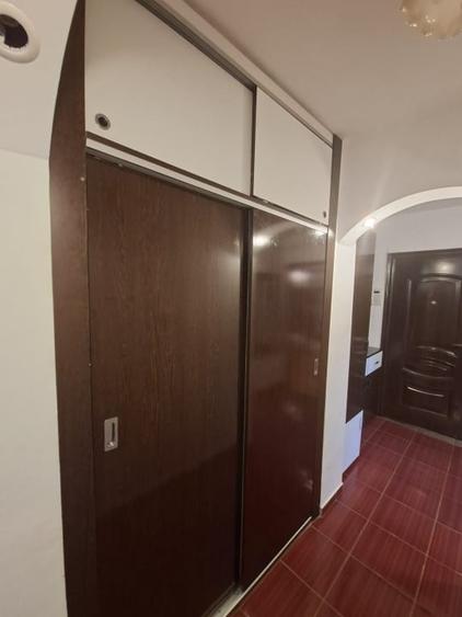 Apartament cu 3 camere decomandat, mobilat în 1 Mai