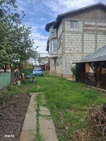 Casă cu 4 camere cu Teren 1000 Mp în Târgșoru Vechi