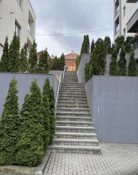Apartament cu 2 camere decomandat în Exterior Vest