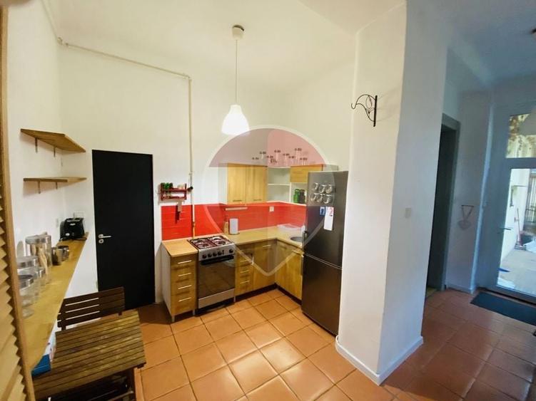 Apartament cu 2 camere semidecomandat în Central