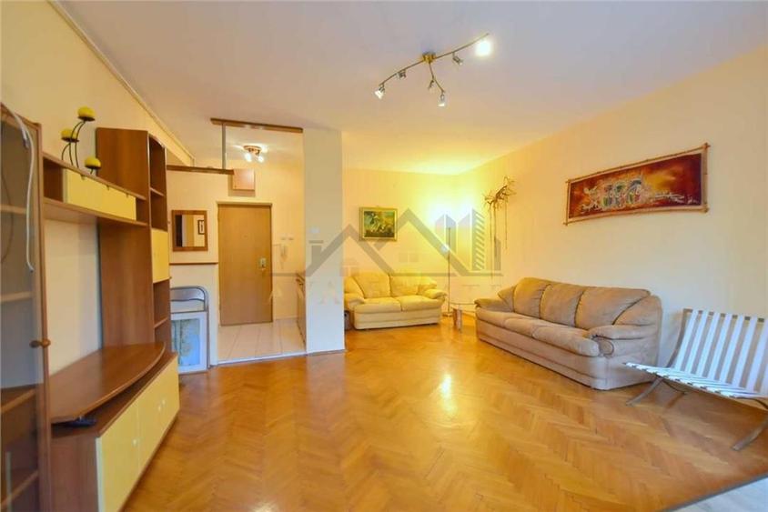 Apartament cu 2 camere semidecomandat, mobilat în Neptun