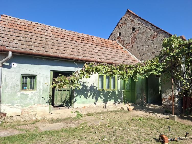 Casă cu 3 camere cu Teren 364 Mp în Central