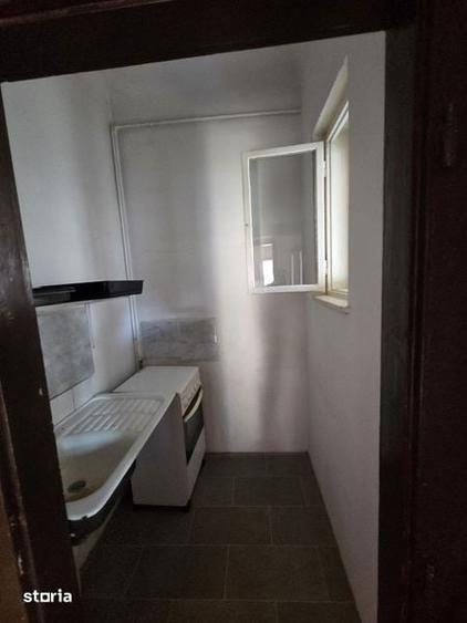 Casă cu 2 camere semidecomandat cu Teren 50 Mp în Mărăști