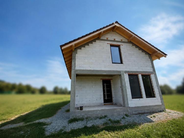 Casă individuală cu 4 camere cu Teren 550 Mp în Ciugud