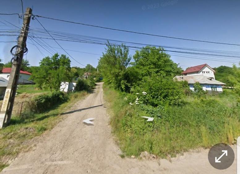 Teren de 1700 mp, în Central