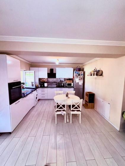 Duplex cu 3 camere cu Canalizare în Moșnița Veche