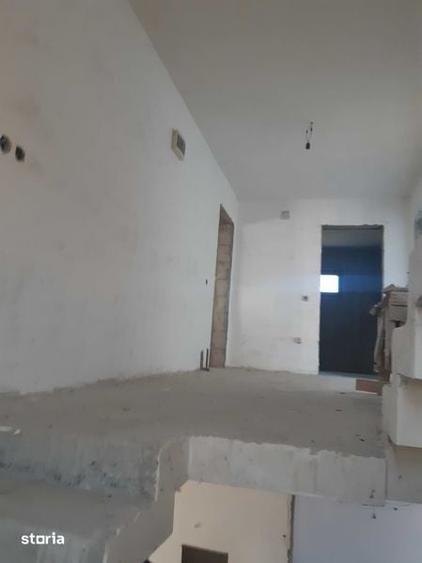 Casă cu 4 camere cu Teren 320 Mp în Bradu