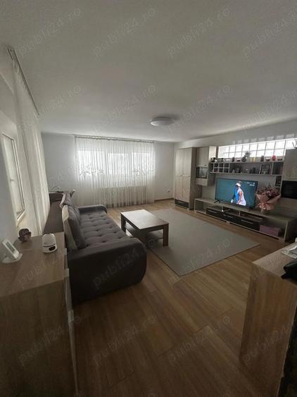 Casă cu 4 camere cu Teren 4472 Mp în Central