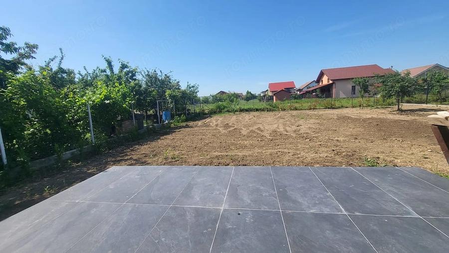 Casă cu Teren 270000 Mp în Central