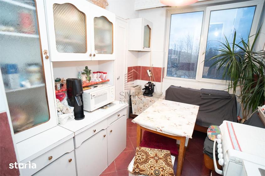Apartament cu 3 camere decomandat în Dacia