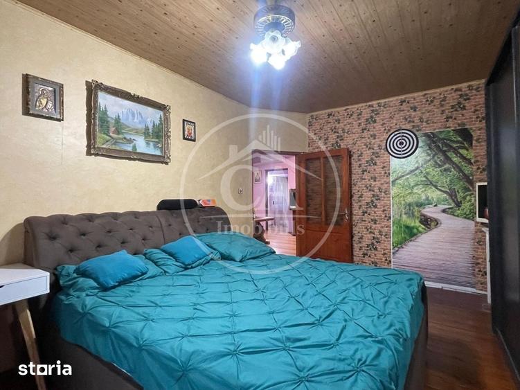 Casă cu 7 camere cu Teren 267 Mp în Nufărul