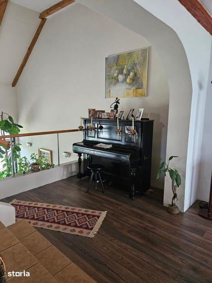 Casă cu 4 camere cu Teren 700 Mp în Soarelui