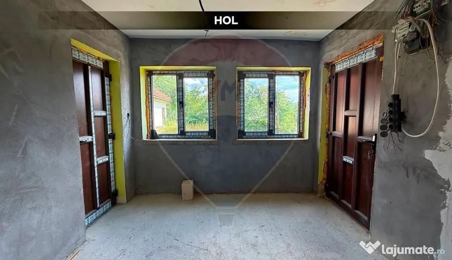 Casă cu 2 camere cu Teren 2628 Mp în Hovrila