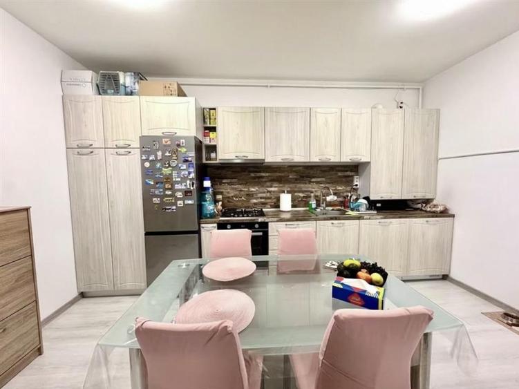 Apartament cu 2 camere decomandat, mobilat în Bartolomeu