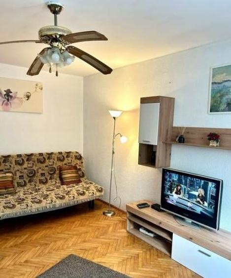 Apartament cu 3 camere decomandat, mobilat în Berceni