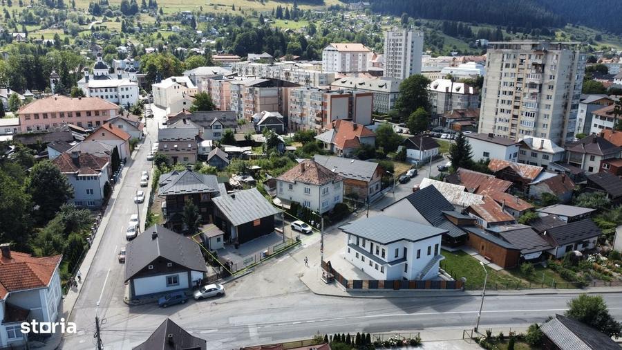 Casă cu 4 camere în Central
