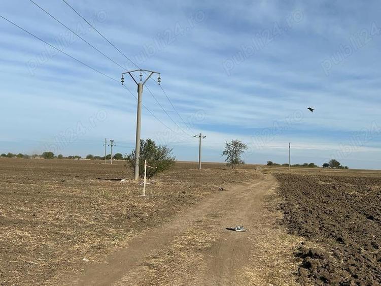 Teren de 2500 mp, în Valu lui Traian