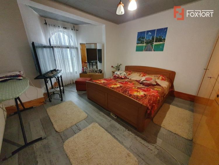 Casă individuală cu 5 camere cu Canalizare în Jebel