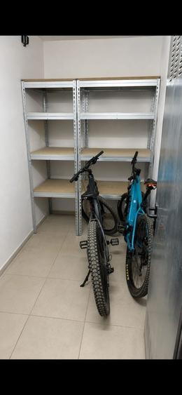 Apartament cu 3 camere semidecomandat în Sânpetru