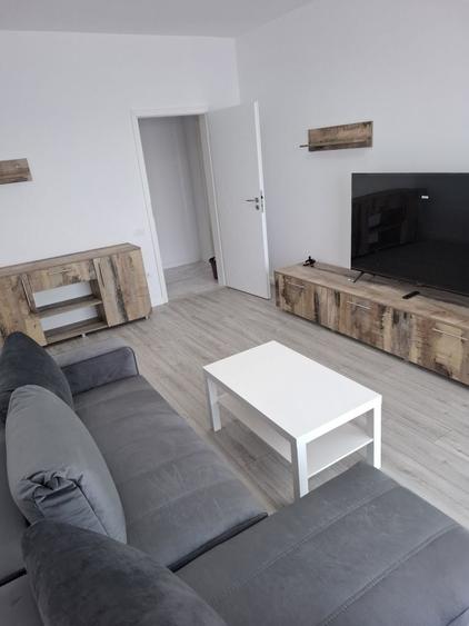 Apartament cu 2 camere decomandat în Runcu