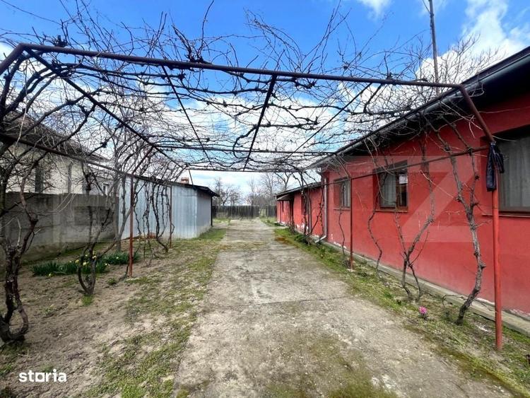 Casă cu 4 camere cu Teren 2000 Mp în Rovine