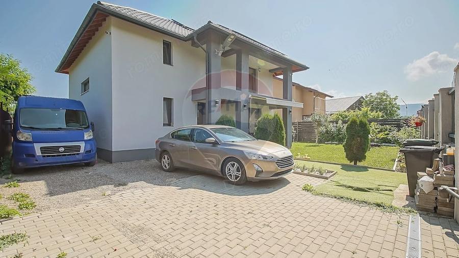 Casă cu 5 camere cu Teren 605 Mp în Electroprecizia