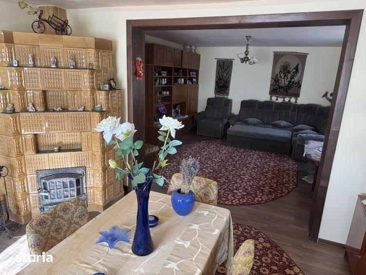 Casă cu 4 camere cu Teren 235 Mp în Grănicești