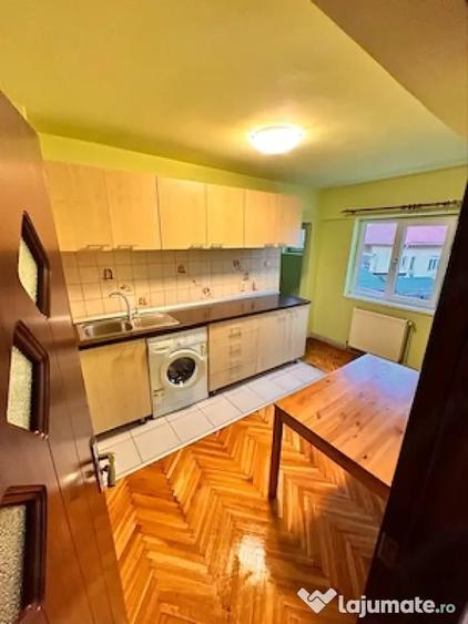 Apartament cu 4 camere decomandat în Complex Studențesc
