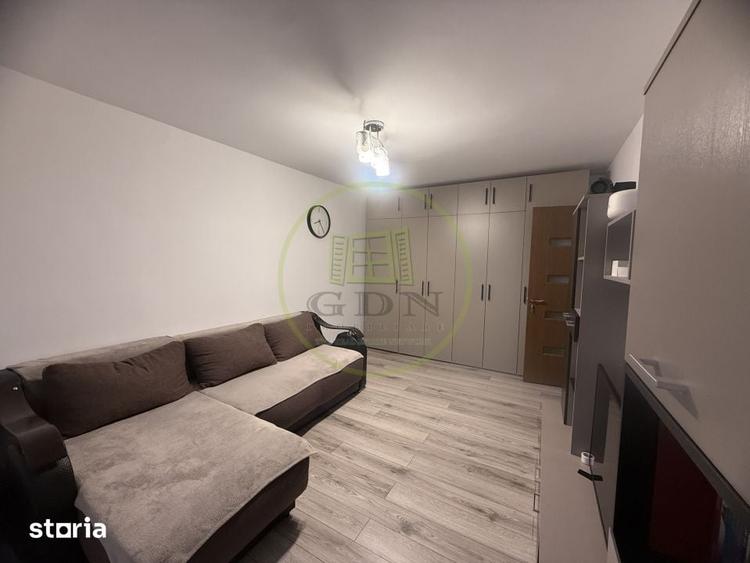 Apartament cu 3 camere decomandat în Craiovița Nouă