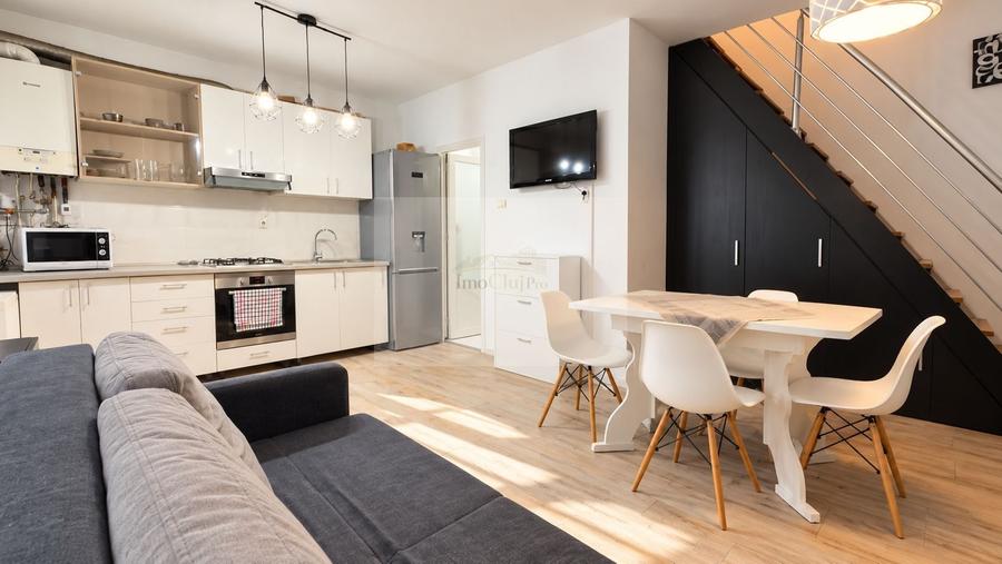 Apartament cu 3 camere semidecomandat, mobilat în Ultracentral