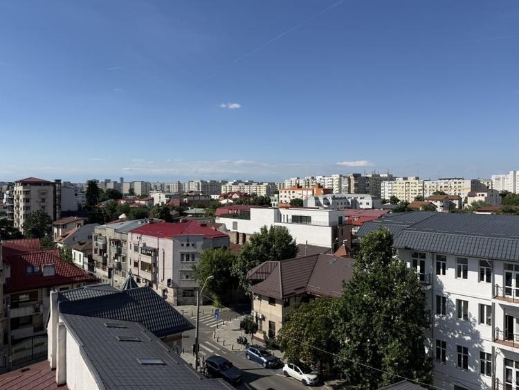 Apartament cu 4 camere decomandat în Ultracentral