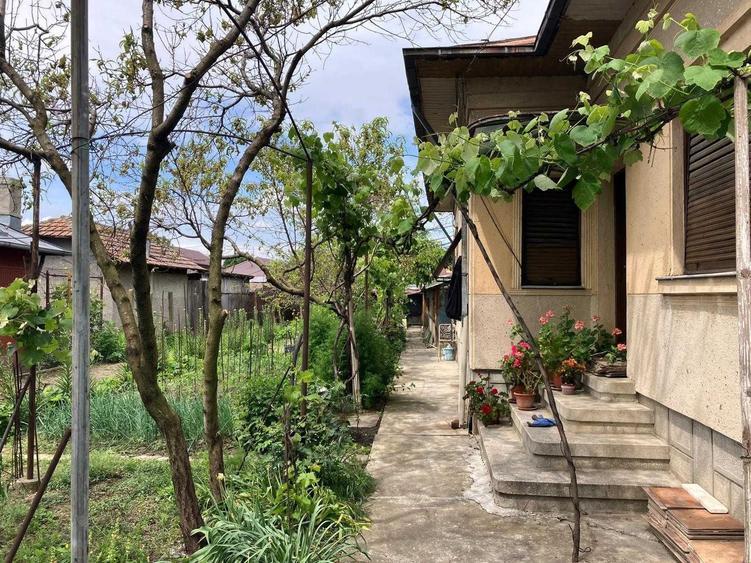 Casă cu 4 camere în Sud