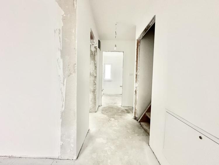 Duplex cu 4 camere cu Canalizare în Moșnița Veche