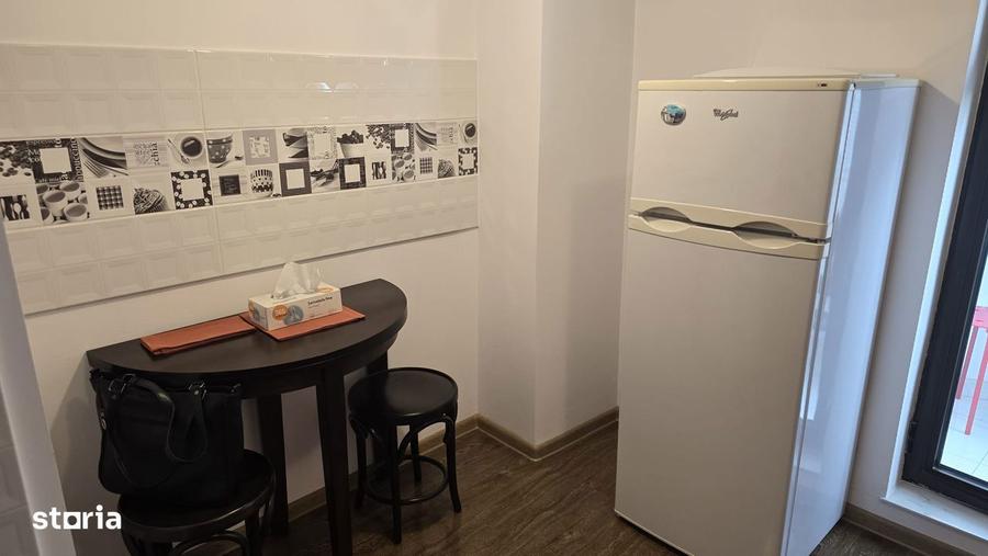 Garsonieră decomandată, mobilată în Calea Călărașilor