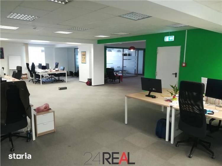 Spațiu comercial, de 350 mp, în Polonă