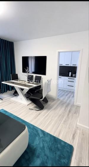 Apartament cu 3 camere decomandat în Baciu