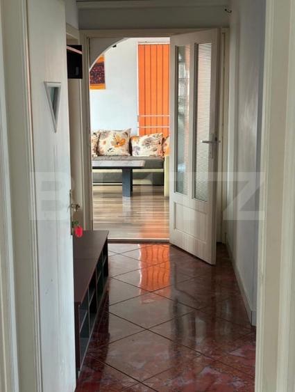 Apartament cu 5 camere decomandat, mobilat în Semicentral