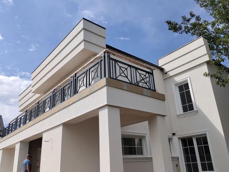 Casă cu 4 camere cu Teren 490 Mp în Central