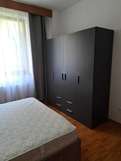 Apartament cu 4 camere decomandat în Jigodin-Băi