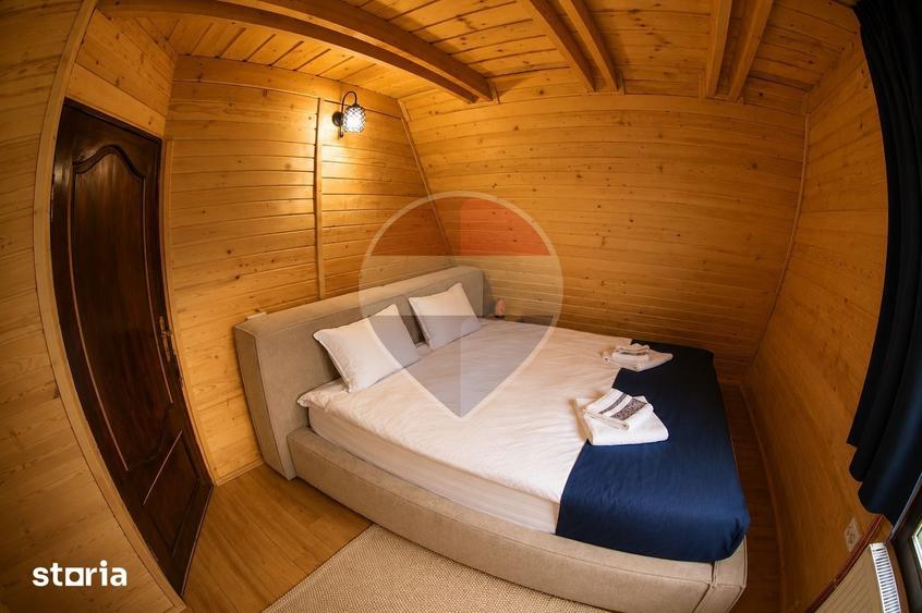 Casă cu 4 camere cu Teren 1800 Mp în Strâmtura